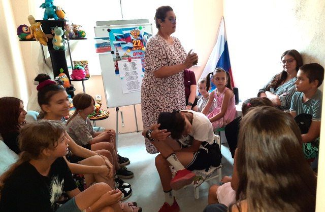 ГОРЖУСЬ ТОБОЮ, ТРИКОЛОР!. 22 августа в России отмечается День флага Российской Федерации ГОРЖУСЬ ТОБОЮ, ТРИКОЛОР!. 22 августа в России отмечается День флага Российской Федерации