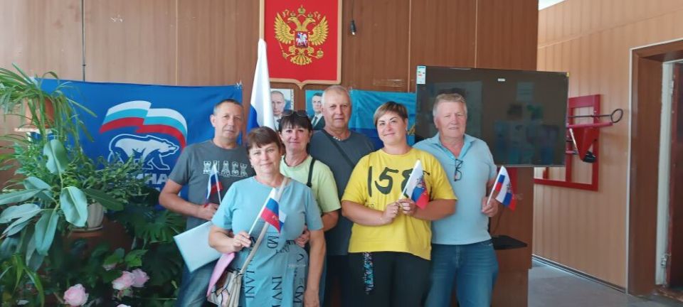 День Государственного флага Российской Федерации в пгт Дубовский и в селе Орехово День Государственного флага Российской Федерации в пгт Дубовский и в селе Орехово