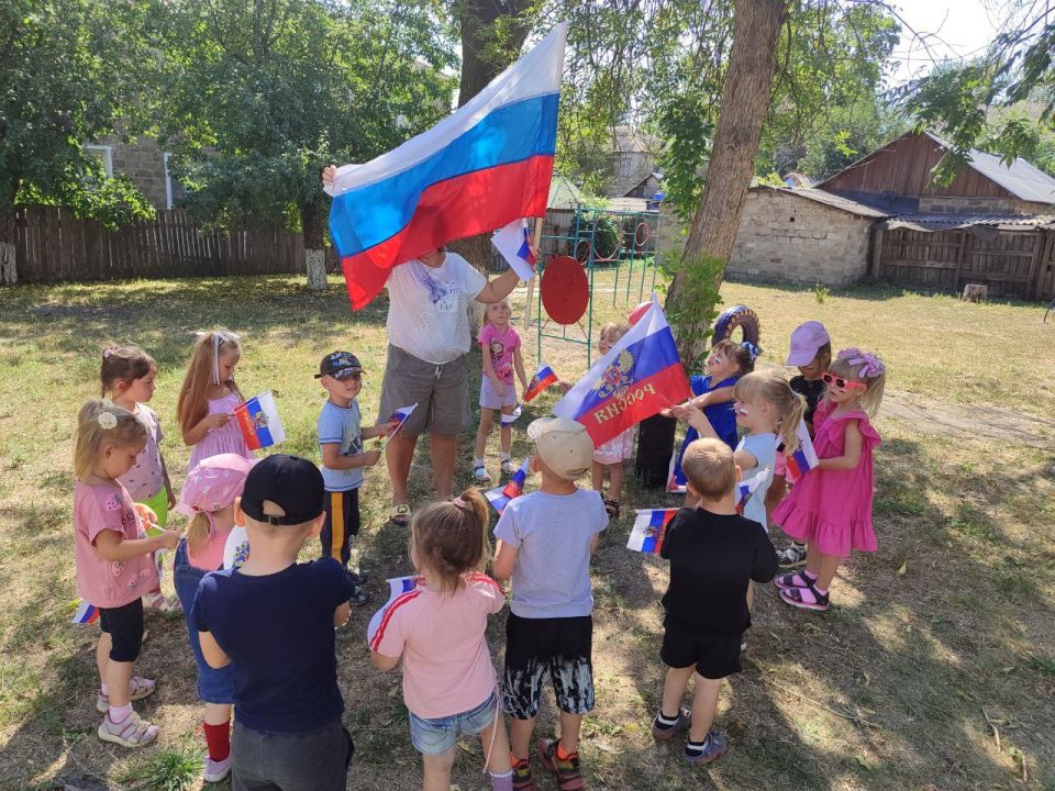 С Днем Государственного флага Российской Федерации! С Днем Государственного флага Российской Федерации!