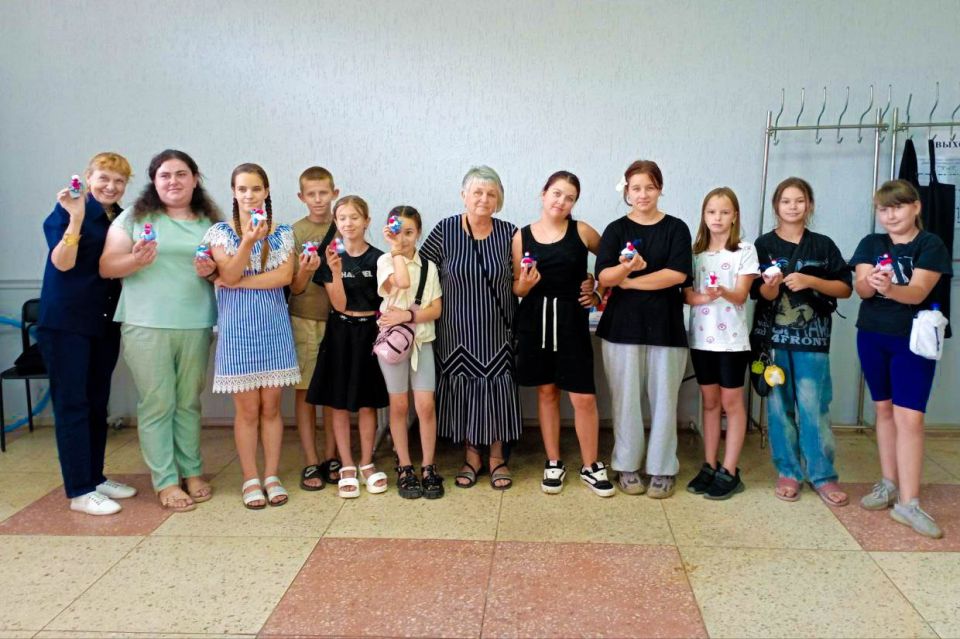 Ко Дню Государственного флага Российской Федерации в городе Счастье состоялось праздничное событие! Ко Дню Государственного флага Российской Федерации в городе Счастье состоялось праздничное событие!
