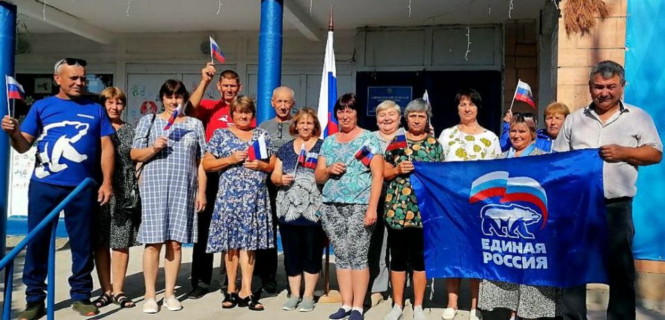 Ежегодно 22 августа Россия отмечает День Государственного флага Российской Федерации – праздник, посвященный одному из главных символов страны, олицетворяющему её суверенитет, историю и культурное наследие Ежегодно 22 августа Россия отмечает День Государственного флага Российской Федерации – праздник, посвященный одному из главных символов страны, олицетворяющему её суверенитет, историю и культурное наследие