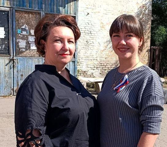 В поселках Крепенский и Фащевка в рамках празднования Дня Государственного флага Российской Федерации проведена патриотическая акция «Лента триколора» В поселках Крепенский и Фащевка в рамках празднования Дня Государственного флага Российской Федерации проведена патриотическая акция «Лента триколора»
