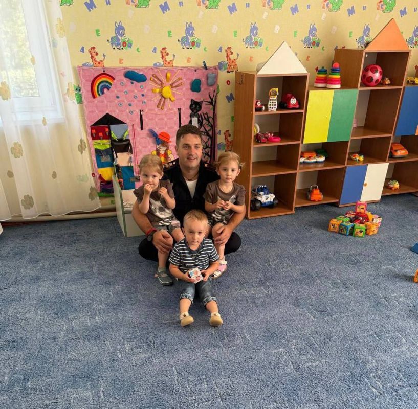 В Меловом автоинспекторы провели урок дорожной безопасности для детворы В Меловом автоинспекторы провели урок дорожной безопасности для детворы