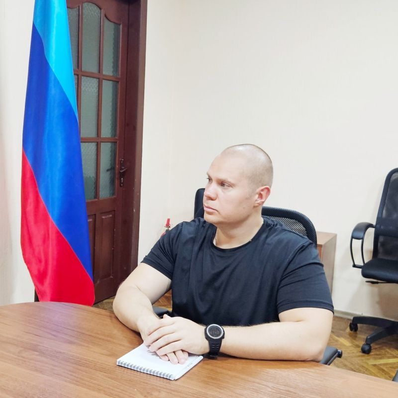 Финалист проекта «Герои Луганщины» посетил Избирком ЛНР Финалист проекта «Герои Луганщины» посетил Избирком ЛНР