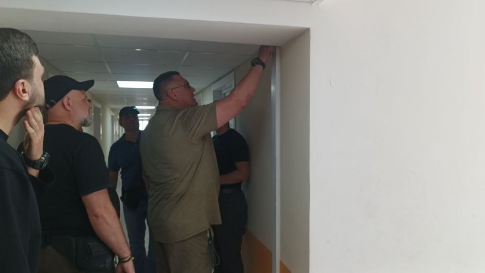 В Краснодоне состоялось рабочее совещание под председательством заместителя Министра строительства и жилищно-коммунального хозяйства Российской Федерации Валерия Леонова В Краснодоне состоялось рабочее совещание под председательством заместителя Министра строительства и жилищно-коммунального хозяйства Российской Федерации Валерия Леонова