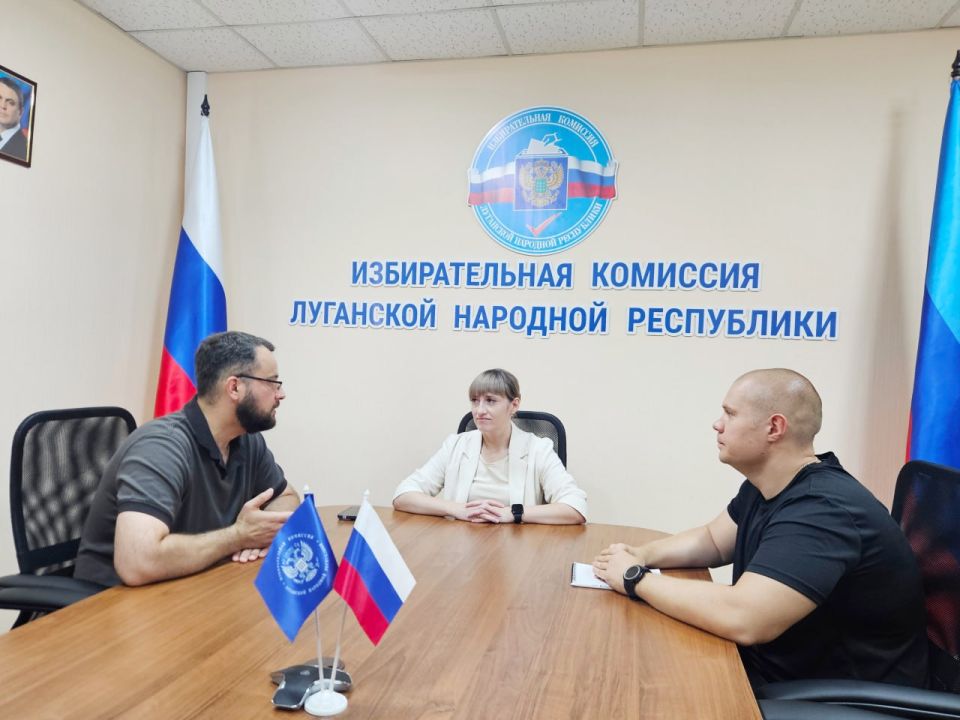 Финалист проекта «Герои Луганщины» посетил Избирком ЛНР