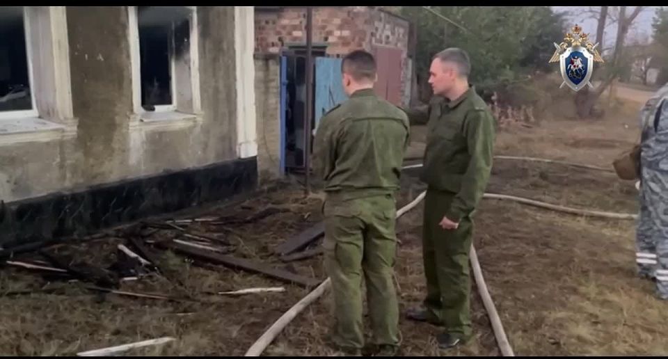 сотрудники следственного управления Следственного комитета России по Луганской Народной Республике на месте происшествия