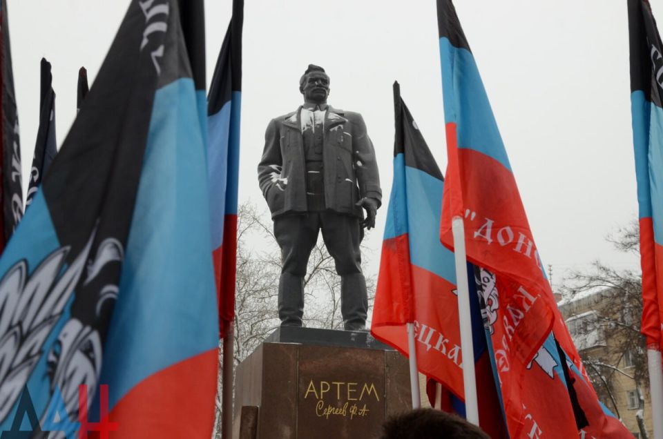 Товарищ Сергеев. Кем был родоначальник донбасской государственности Товарищ Сергеев. Кем был родоначальник донбасской государственности