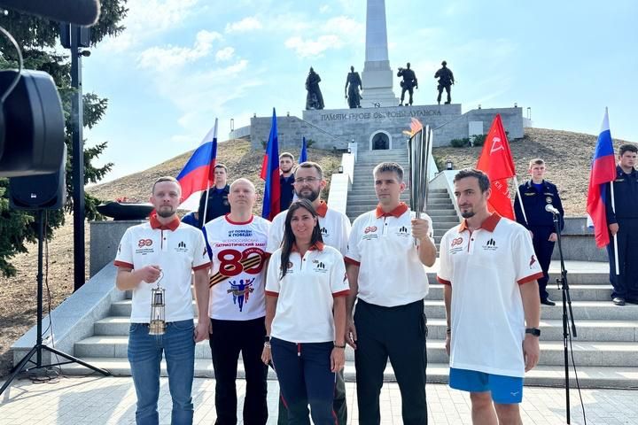 В ЛНР прибыла частица Огня Победы из Александровского сада в Москве В ЛНР прибыла частица Огня Победы из Александровского сада в Москве