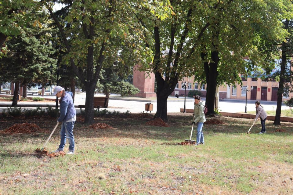Наш город готовится отметить сразу три важных события — День города и День шахтёра, а также 90-летие стахановского движения Наш город готовится отметить сразу три важных события — День города и День шахтёра, а также 90-летие стахановского движения