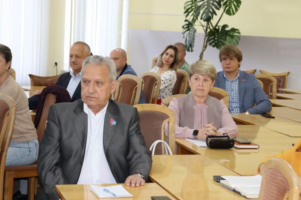 38 заседание Совета городского округа состоялось в Администрации города Стаханова 38 заседание Совета городского округа состоялось в Администрации города Стаханова