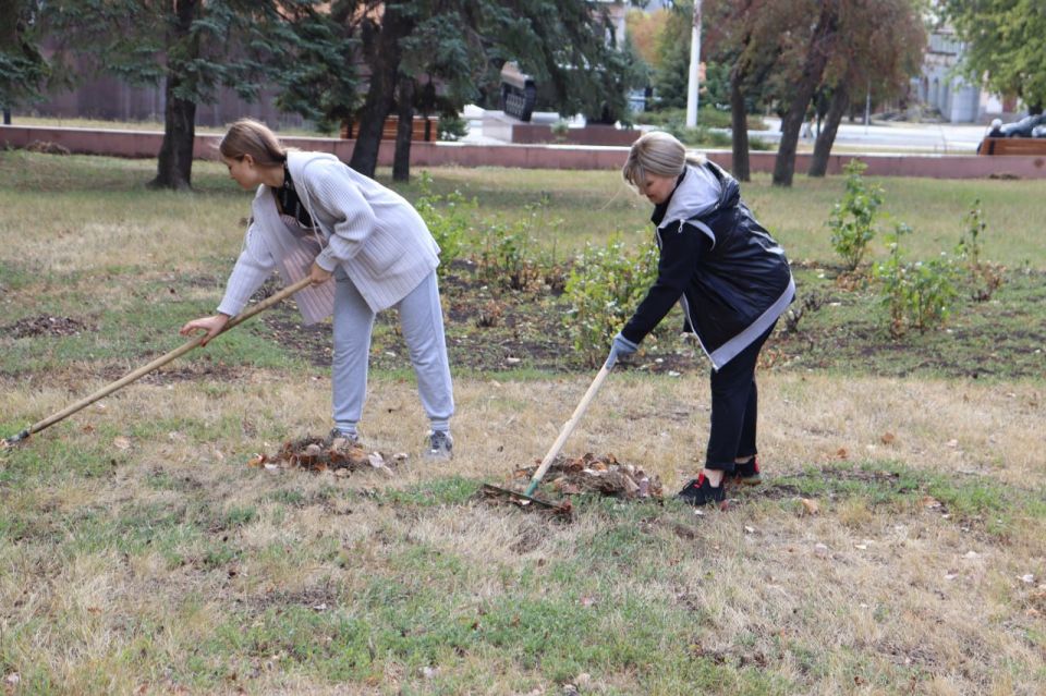 Наш город готовится отметить сразу три важных события — День города и День шахтёра, а также 90-летие стахановского движения Наш город готовится отметить сразу три важных события — День города и День шахтёра, а также 90-летие стахановского движения