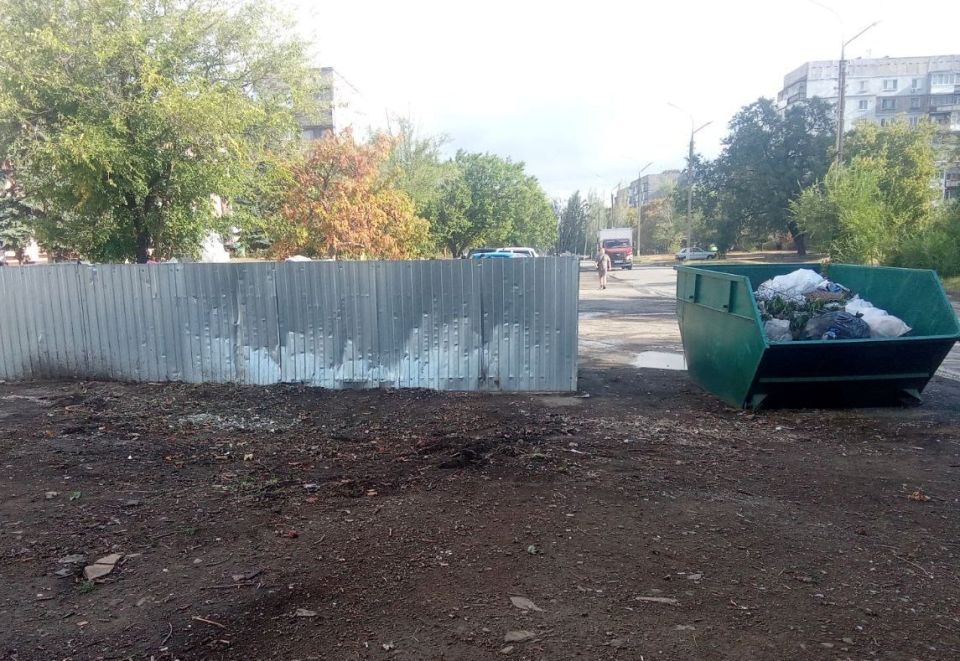 В Алчевске продолжается уборка мусора возле точек сбора коммунальных отходов и ликвидация несанкционированных свалок В Алчевске продолжается уборка мусора возле точек сбора коммунальных отходов и ликвидация несанкционированных свалок