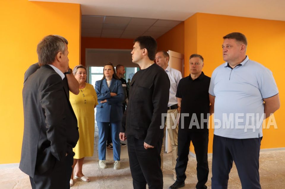 В Свердловске с очередным рабочим визитом побывал Губернатор Красноярского края Михаил Котюков В Свердловске с очередным рабочим визитом побывал Губернатор Красноярского края Михаил Котюков