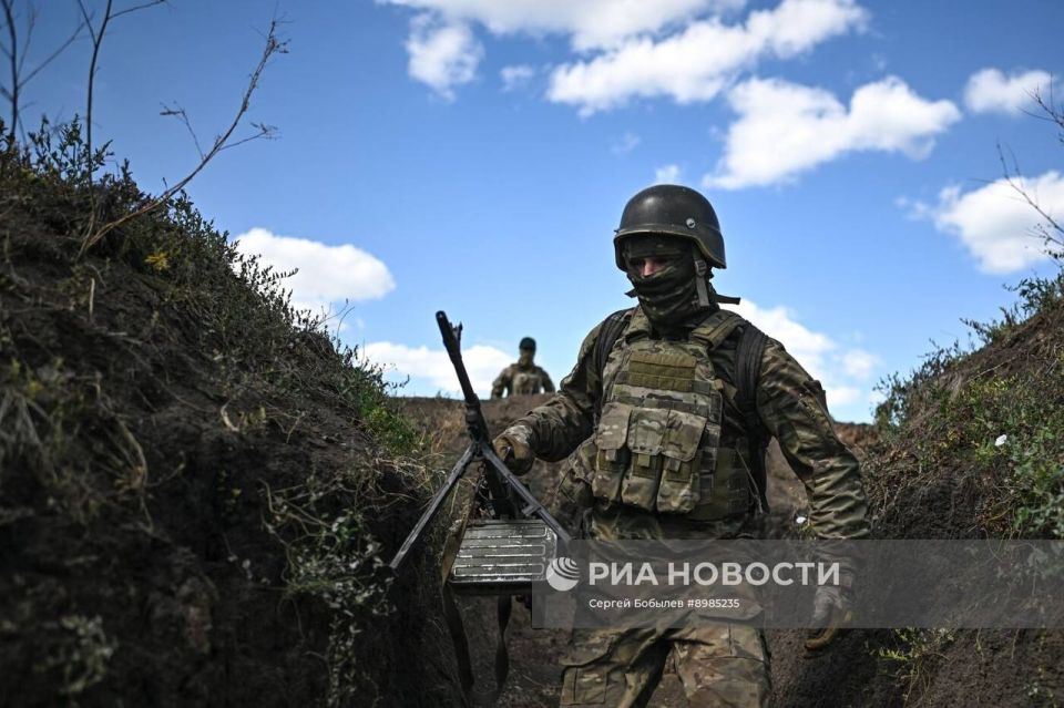 Боевая подготовка бойцов бригады «Север» Добровольческого корпуса группировки войск «Юг» на одном из полигонов ЛНР Боевая подготовка бойцов бригады «Север» Добровольческого корпуса группировки войск «Юг» на одном из полигонов ЛНР