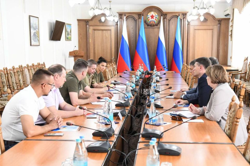 Леонид Пасечник: Встретился с представителями Администрации Президента России, федерального Министерства труда и социальной защиты, Социального фонда России и Государственного фонда «Защитники Отечества», которые посетили...