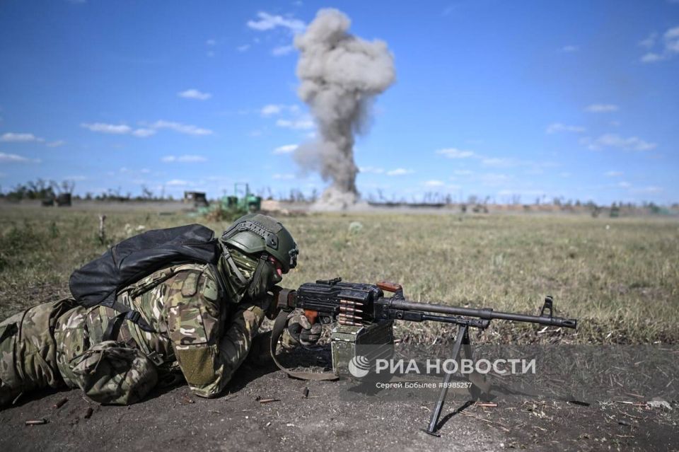 Боевая подготовка бойцов бригады «Север» Добровольческого корпуса группировки войск «Юг» на одном из полигонов ЛНР Боевая подготовка бойцов бригады «Север» Добровольческого корпуса группировки войск «Юг» на одном из полигонов ЛНР