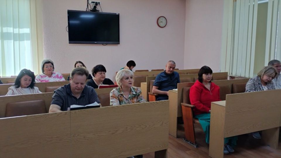 Сегодня Глава городского округа город Ровеньки Андрей Рубанцов провел плановое рабочее совещание с руководителями управлений администрации и структурных подразделений Сегодня Глава городского округа город Ровеньки Андрей Рубанцов провел плановое рабочее совещание с руководителями управлений администрации и структурных подразделений