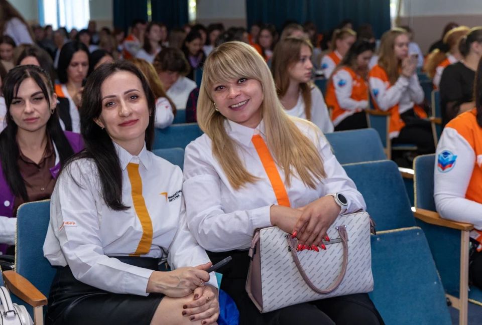 Иван Кусов: Сегодня в Луганском государственном университете имени В. Даля прошёл уже традиционный форум «Советники нового времени: архитекторы будущего», в котором приняли участие более 500 советников директоров по... Иван Кусов: Сегодня в Луганском государственном университете имени В. Даля прошёл уже традиционный форум «Советники нового времени: архитекторы будущего», в котором приняли участие более 500 советников директоров по...