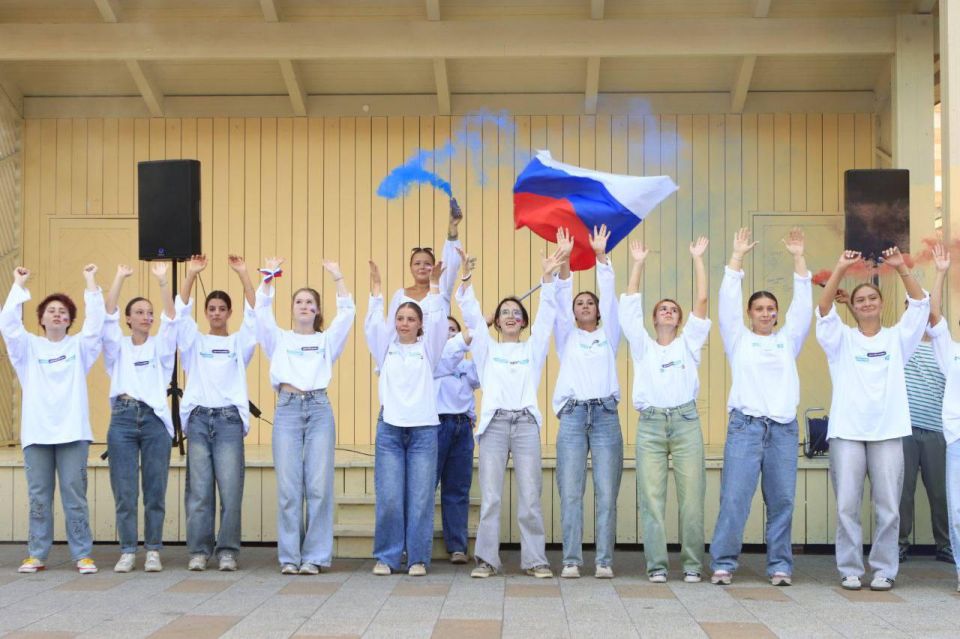 Как прошёл день Государственного флага России в ЛНР? Как прошёл день Государственного флага России в ЛНР?