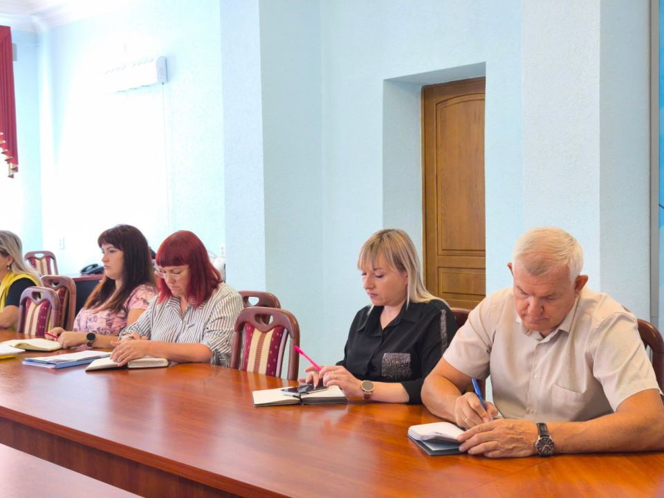 Сергей Козенко: Сегодня провел расширенное аппаратное совещание с руководителями структурных подразделений Администрации, начальниками управления и отделов по жизнеобеспечению Сергей Козенко: Сегодня провел расширенное аппаратное совещание с руководителями структурных подразделений Администрации, начальниками управления и отделов по жизнеобеспечению