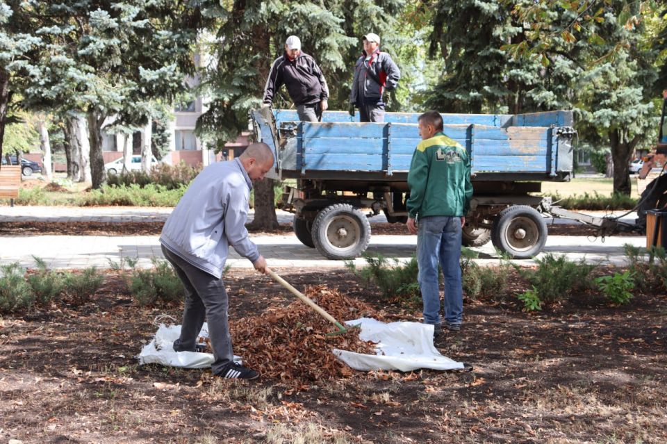 Наш город готовится отметить сразу три важных события — День города и День шахтёра, а также 90-летие стахановского движения Наш город готовится отметить сразу три важных события — День города и День шахтёра, а также 90-летие стахановского движения