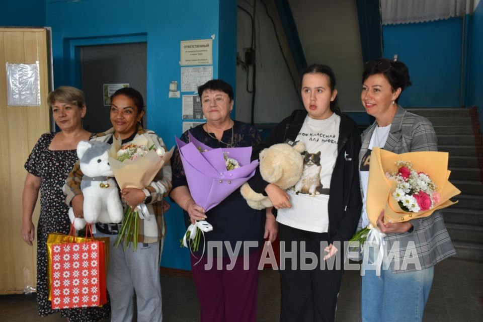 С рабочим визитом Лутугинский округ посетила делегация региона-шефа во главе с Председателем Правительства Удмуртской Республики Романом Ефимовым С рабочим визитом Лутугинский округ посетила делегация региона-шефа во главе с Председателем Правительства Удмуртской Республики Романом Ефимовым