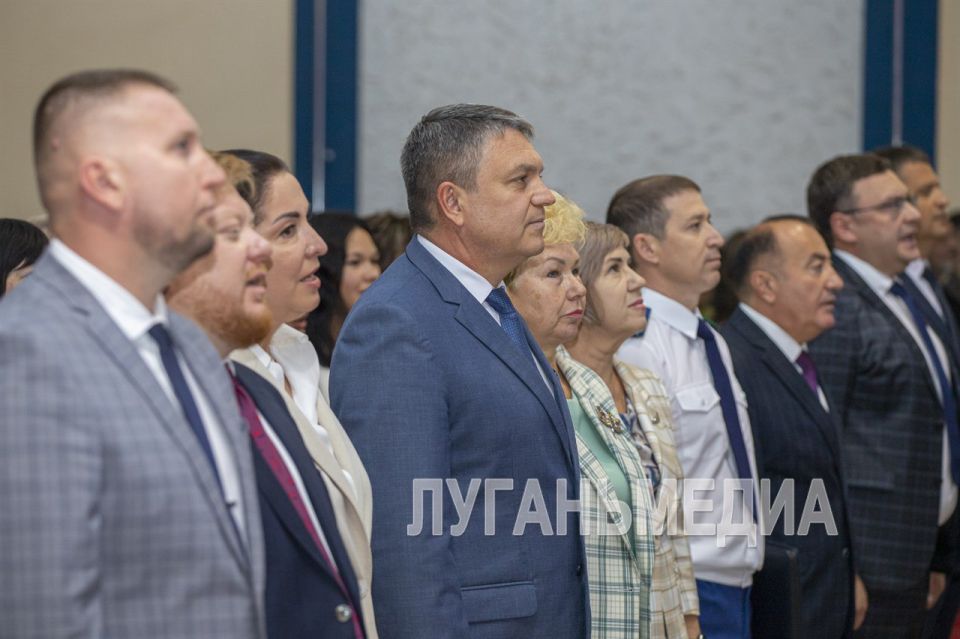 Глава ЛНР Леонид Пасечник принял участие в ежегодном августовском совещании учебно-педагогического округа Луганской Народной Республики Глава ЛНР Леонид Пасечник принял участие в ежегодном августовском совещании учебно-педагогического округа Луганской Народной Республики