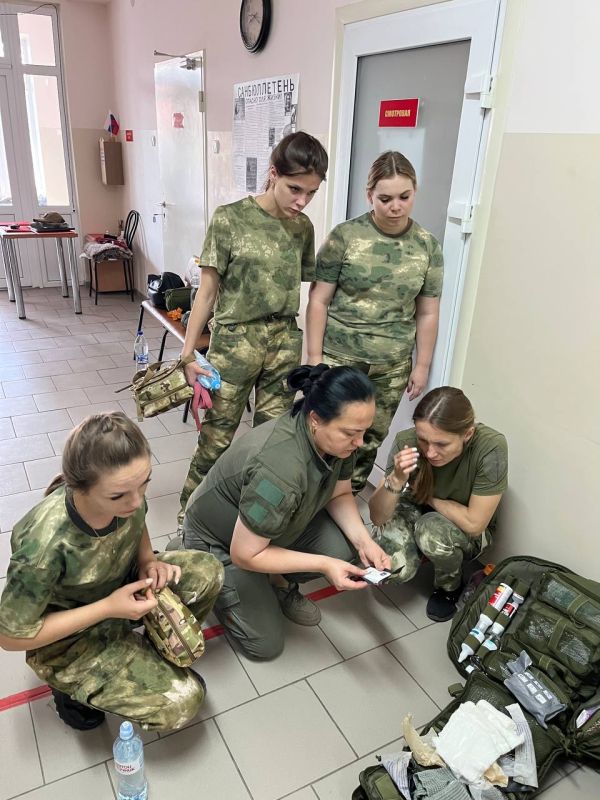 Сотрудницы ОМВД России «Старобельский» прошли подготовку по тактической медицине Сотрудницы ОМВД России «Старобельский» прошли подготовку по тактической медицине