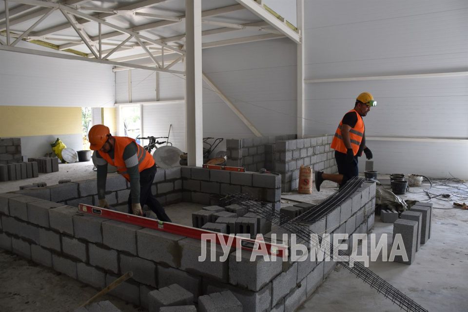 В Краснодоне продолжается строительство подстанции скорой помощи В Краснодоне продолжается строительство подстанции скорой помощи