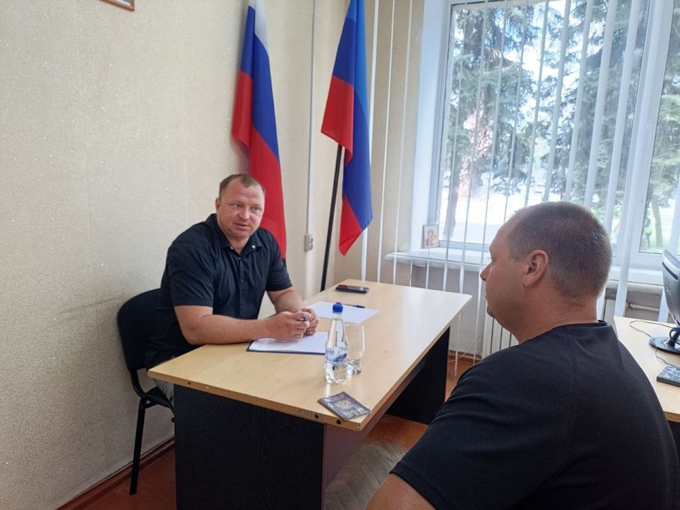 Депутат Совета Антрацитовского муниципального округа Александр Ткаченко провёл приём граждан Депутат Совета Антрацитовского муниципального округа Александр Ткаченко провёл приём граждан