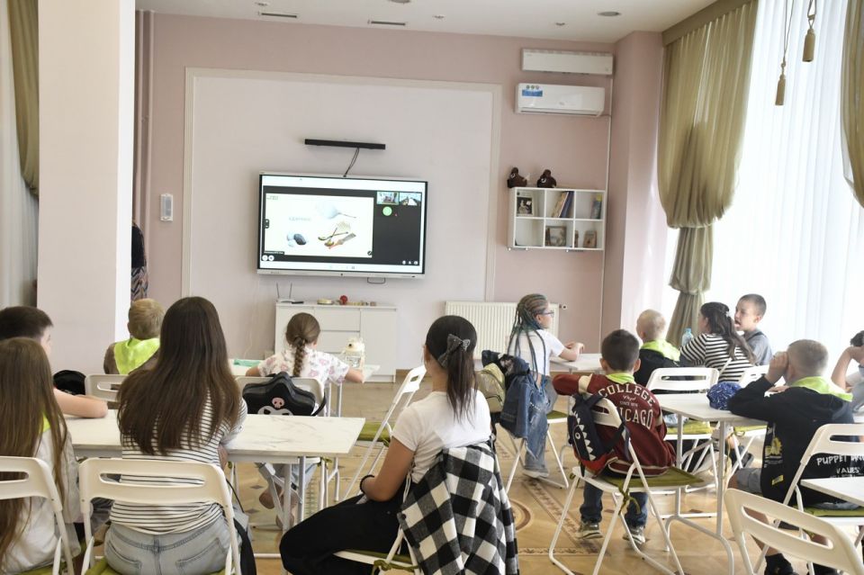 В Луганской академической филармонии состоялось онлайн-занятие «Мифы о музыкальных инструментах» в рамках Детского центра, организованного Российским Музеем музыки В Луганской академической филармонии состоялось онлайн-занятие «Мифы о музыкальных инструментах» в рамках Детского центра, организованного Российским Музеем музыки