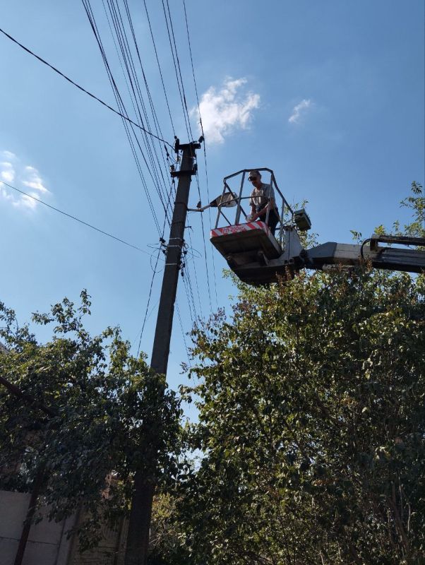 В поселке городского типа Георгиевка Лутугинского муниципального округа проводятся работы по ремонту уличного освещения В поселке городского типа Георгиевка Лутугинского муниципального округа проводятся работы по ремонту уличного освещения