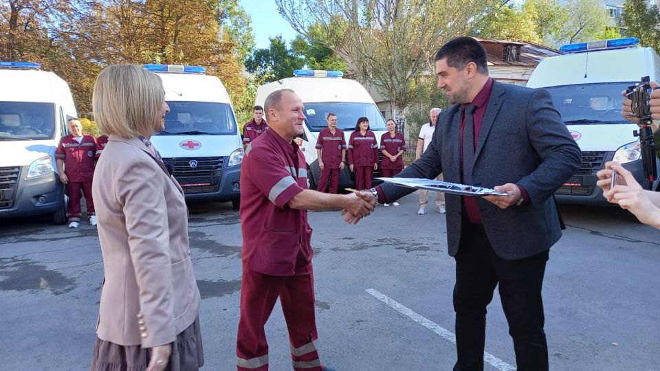 Сегодня 26 августа свой день рождения отмечает директор Луганского республиканского центра экстренной медицинской помощи медицины катастроф ЕВГЕНИЙ ВОЛКОВ Сегодня 26 августа свой день рождения отмечает директор Луганского республиканского центра экстренной медицинской помощи медицины катастроф ЕВГЕНИЙ ВОЛКОВ