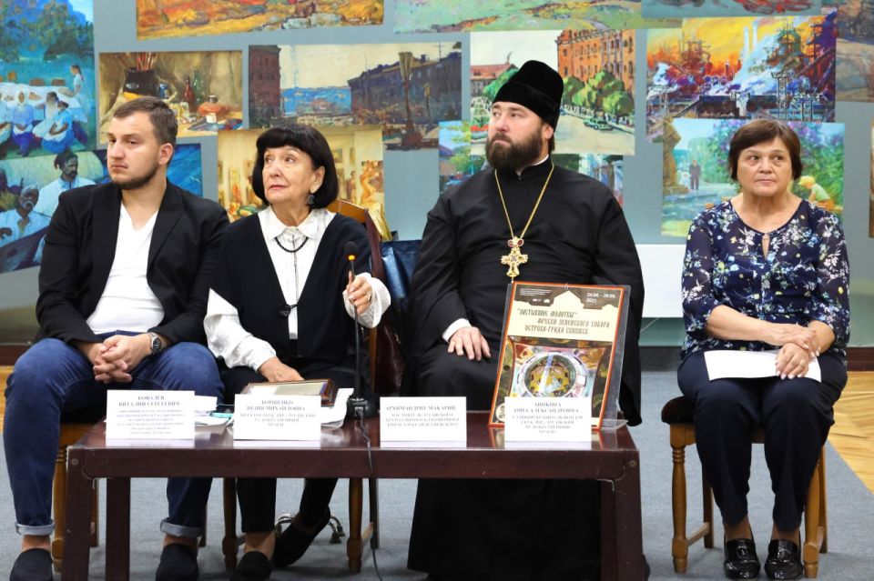 В Галерее искусств состоялось открытие выставки «Искусство стенной живописи» II пол В Галерее искусств состоялось открытие выставки «Искусство стенной живописи» II пол