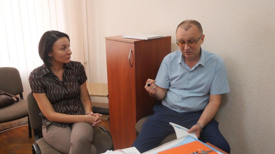 В Администрации Луганска проходит стажировку финалист проекта "Герои Луганщины" В Администрации Луганска проходит стажировку финалист проекта "Герои Луганщины"