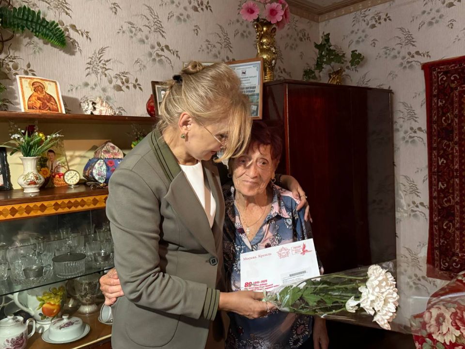 Виктория Сергеева: Продолжила почетную миссию – адресно поздравила ветеранов с 80-летием Победы над милитаристской Японией и окончанием Второй мировой войны, передав именные письма от нашего президента Владимира... Виктория Сергеева: Продолжила почетную миссию – адресно поздравила ветеранов с 80-летием Победы над милитаристской Японией и окончанием Второй мировой войны, передав именные письма от нашего президента Владимира...