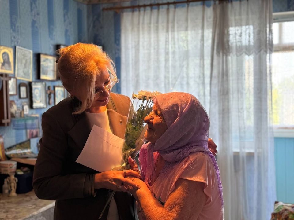 Виктория Сергеева: Продолжила почетную миссию – адресно поздравила ветеранов с 80-летием Победы над милитаристской Японией и окончанием Второй мировой войны, передав именные письма от нашего президента Владимира... Виктория Сергеева: Продолжила почетную миссию – адресно поздравила ветеранов с 80-летием Победы над милитаристской Японией и окончанием Второй мировой войны, передав именные письма от нашего президента Владимира...