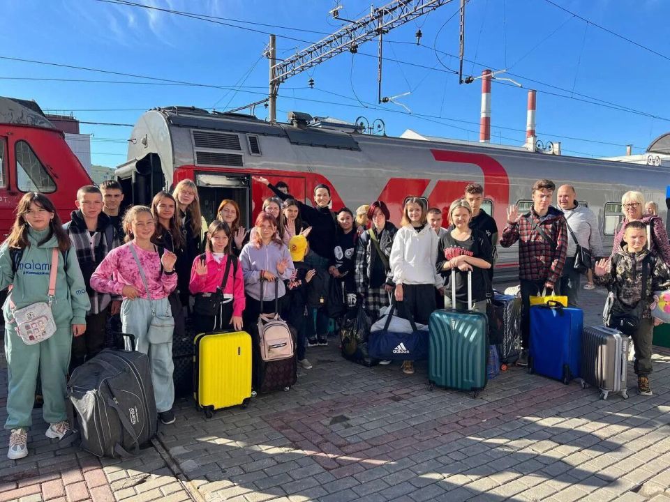 20 ребят из центра «Возрождение» и Семейного центра отправились в оздоровительный лагерь