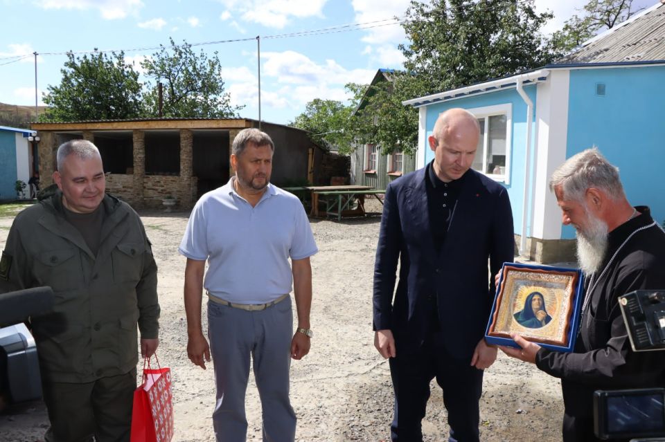 Евгений Бондарь: С рабочим визитом наш округ посетил Председатель Правительства Удмуртской Республики Роман Ефимов Евгений Бондарь: С рабочим визитом наш округ посетил Председатель Правительства Удмуртской Республики Роман Ефимов