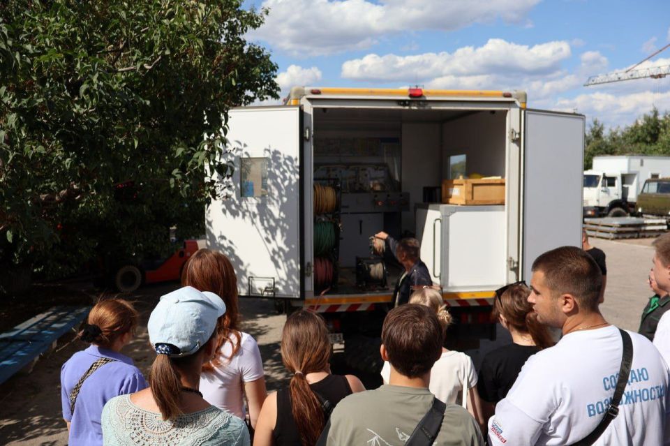 Специалисты более 60 профессий трудятся в «Луганскводе» для обеспечения центрального водоснабжения региона Специалисты более 60 профессий трудятся в «Луганскводе» для обеспечения центрального водоснабжения региона