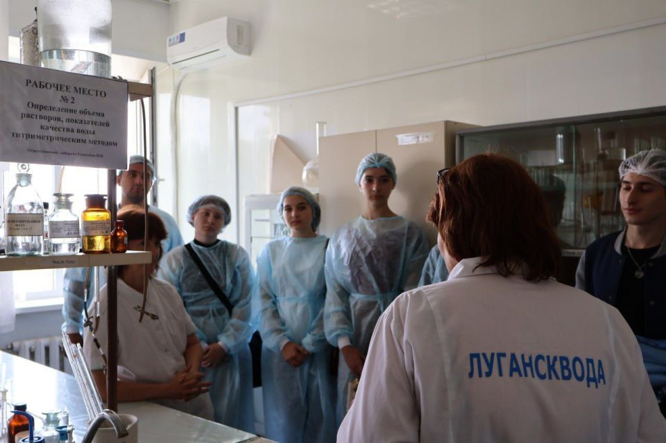 Специалисты более 60 профессий трудятся в «Луганскводе» для обеспечения центрального водоснабжения региона Специалисты более 60 профессий трудятся в «Луганскводе» для обеспечения центрального водоснабжения региона