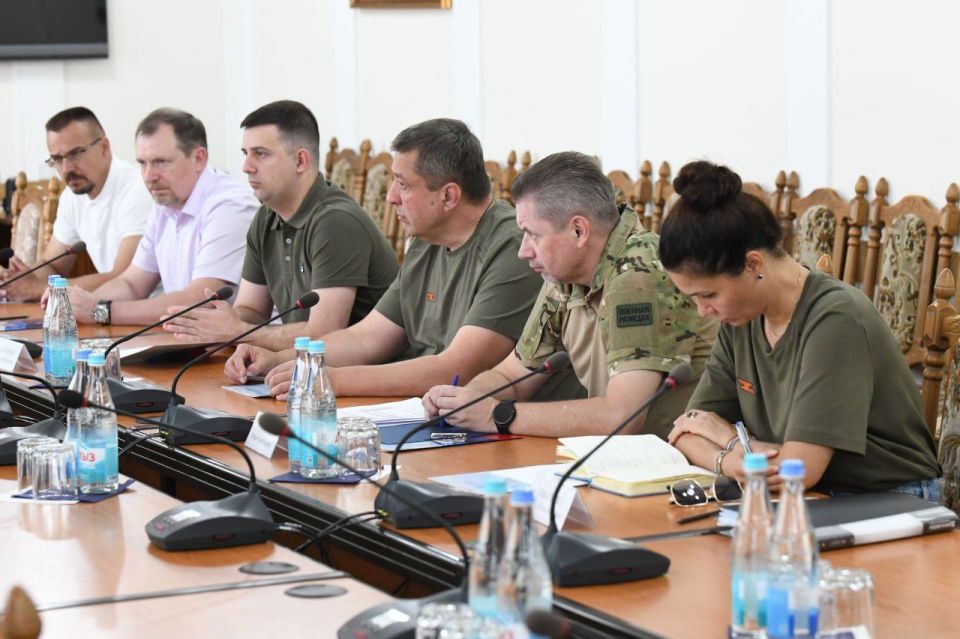 В рамках совместной рабочей поездки с сотрудниками Администрации Президента России, Министерства труда и социальной защиты и Социального фонда России исполнительный директор фонда «Защитники Отечества» Юрий Хабров посетил... В рамках совместной рабочей поездки с сотрудниками Администрации Президента России, Министерства труда и социальной защиты и Социального фонда России исполнительный директор фонда «Защитники Отечества» Юрий Хабров посетил...