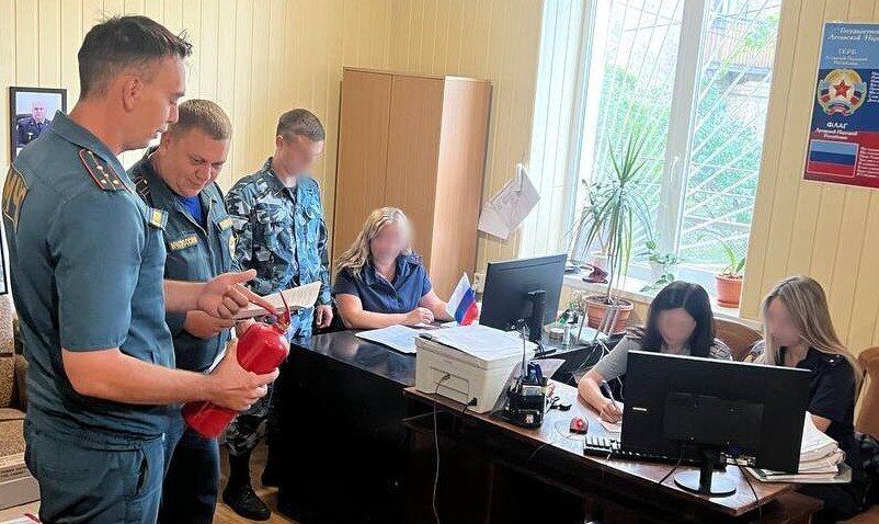 Сотрудникам Лутугинского филиала уголовно-исполнительной инспекции республиканского УФСИН напомнили о соблюдении мер пожарной безопасности
