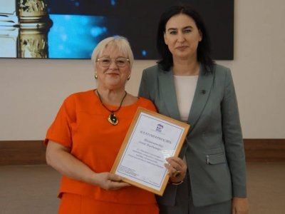 Педагоги Луганска обсудили перспективы на ежегодном августовском совещании Педагоги Луганска обсудили перспективы на ежегодном августовском совещании