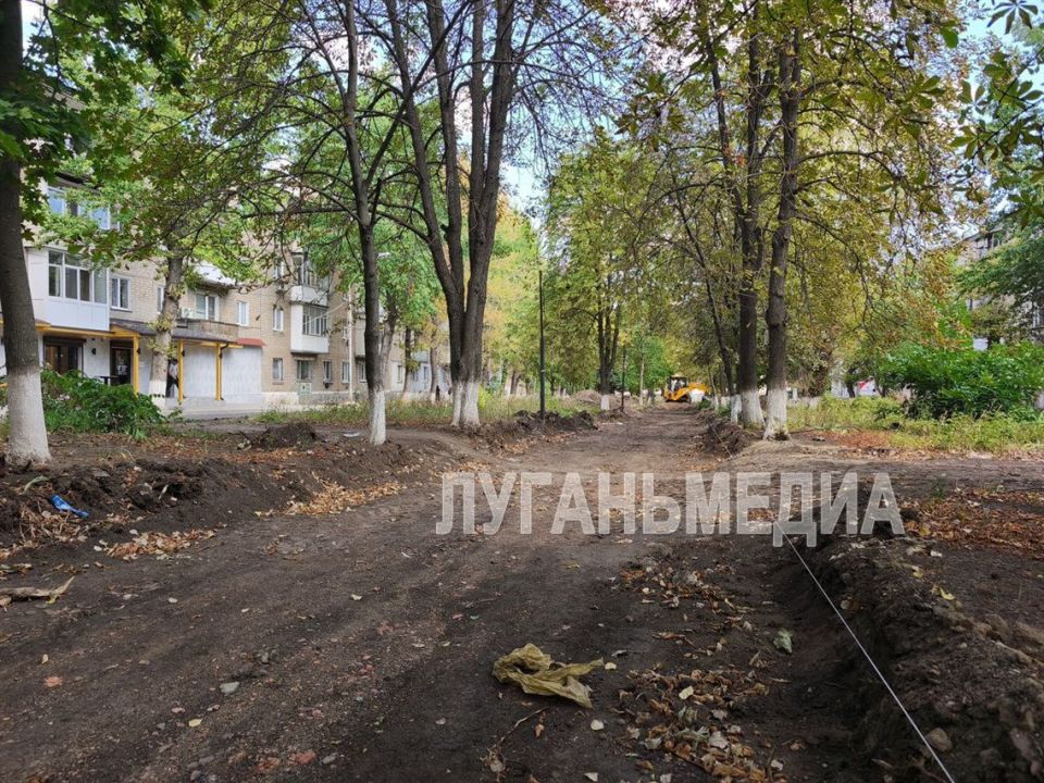 Центральный сквер Молодогвардейска преображается Центральный сквер Молодогвардейска преображается
