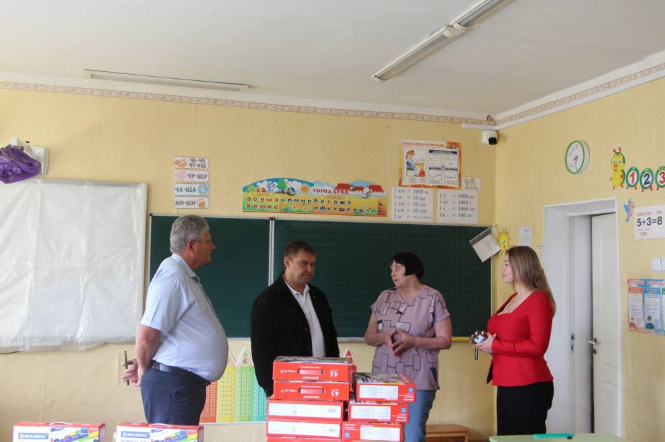 В преддверии нового учебного года принял участие в традиционной благотворительной акции «Собери ребенка в школу», которую проводит партия «Единая Россия» В преддверии нового учебного года принял участие в традиционной благотворительной акции «Собери ребенка в школу», которую проводит партия «Единая Россия»
