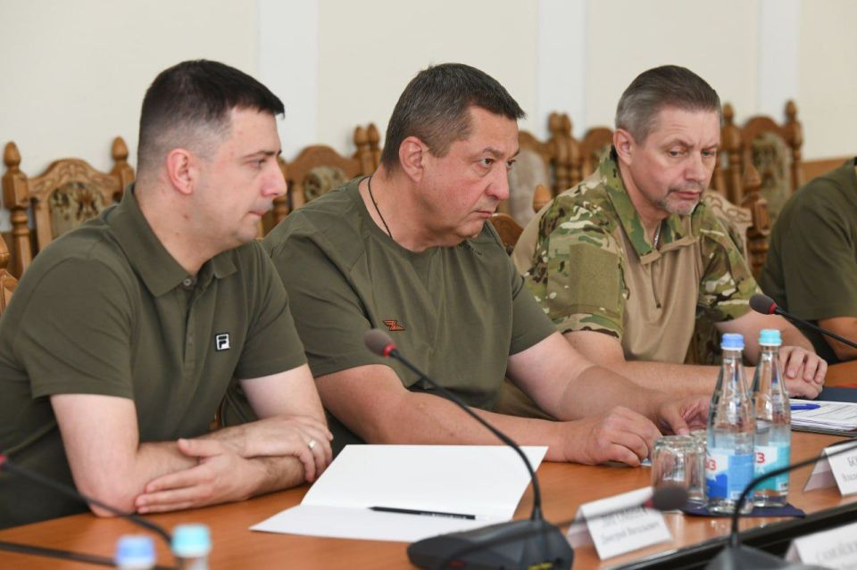 В рамках совместной рабочей поездки с сотрудниками Администрации Президента России, Министерства труда и социальной защиты и Социального фонда России исполнительный директор фонда «Защитники Отечества» Юрий Хабров посетил... В рамках совместной рабочей поездки с сотрудниками Администрации Президента России, Министерства труда и социальной защиты и Социального фонда России исполнительный директор фонда «Защитники Отечества» Юрий Хабров посетил...