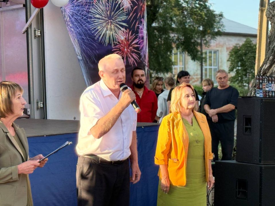 МЕРОПРИЯТИЯ ПРИУРОЧЕННЫЕ К ПРАЗДНОВАНИЮ ДНЯ ШАХТЕРА И ДНЯ ГОРОДА В БРЯНКЕ НАЧАЛИСЬ С ПРОВЕДЕНИЯ КОНЦЕРТОВ В ПОСЕЛКАХ МЕРОПРИЯТИЯ ПРИУРОЧЕННЫЕ К ПРАЗДНОВАНИЮ ДНЯ ШАХТЕРА И ДНЯ ГОРОДА В БРЯНКЕ НАЧАЛИСЬ С ПРОВЕДЕНИЯ КОНЦЕРТОВ В ПОСЕЛКАХ