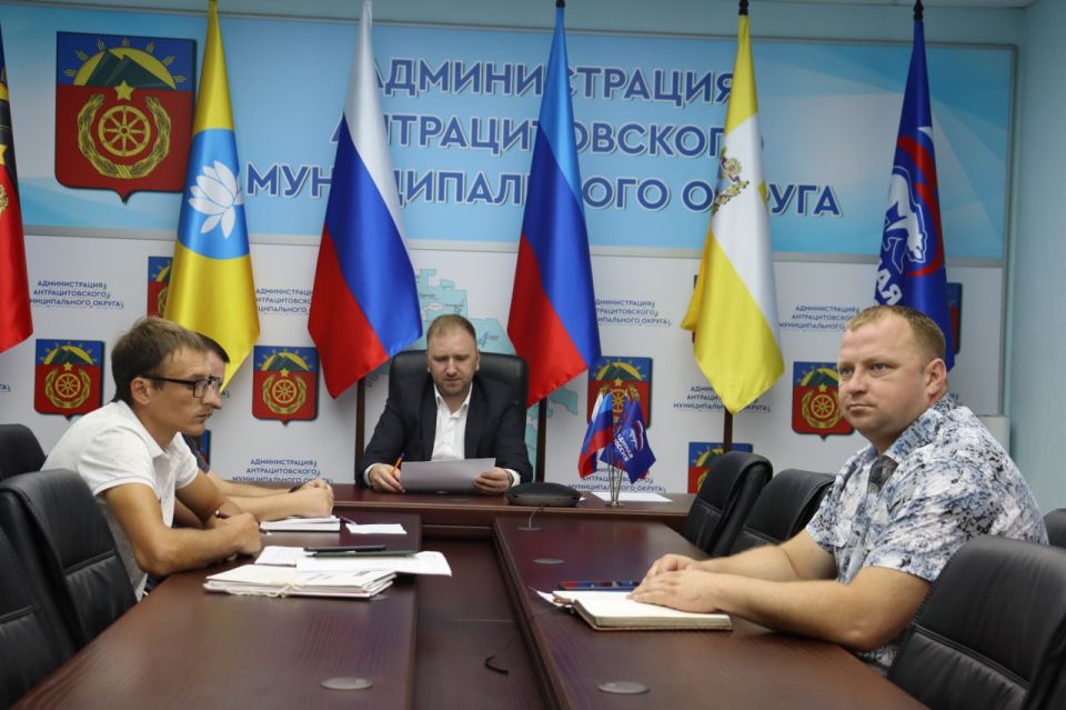 Первый заместитель главы Администрации Антрацитовского МО Марат Гайсин провел еженедельный прием граждан Первый заместитель главы Администрации Антрацитовского МО Марат Гайсин провел еженедельный прием граждан